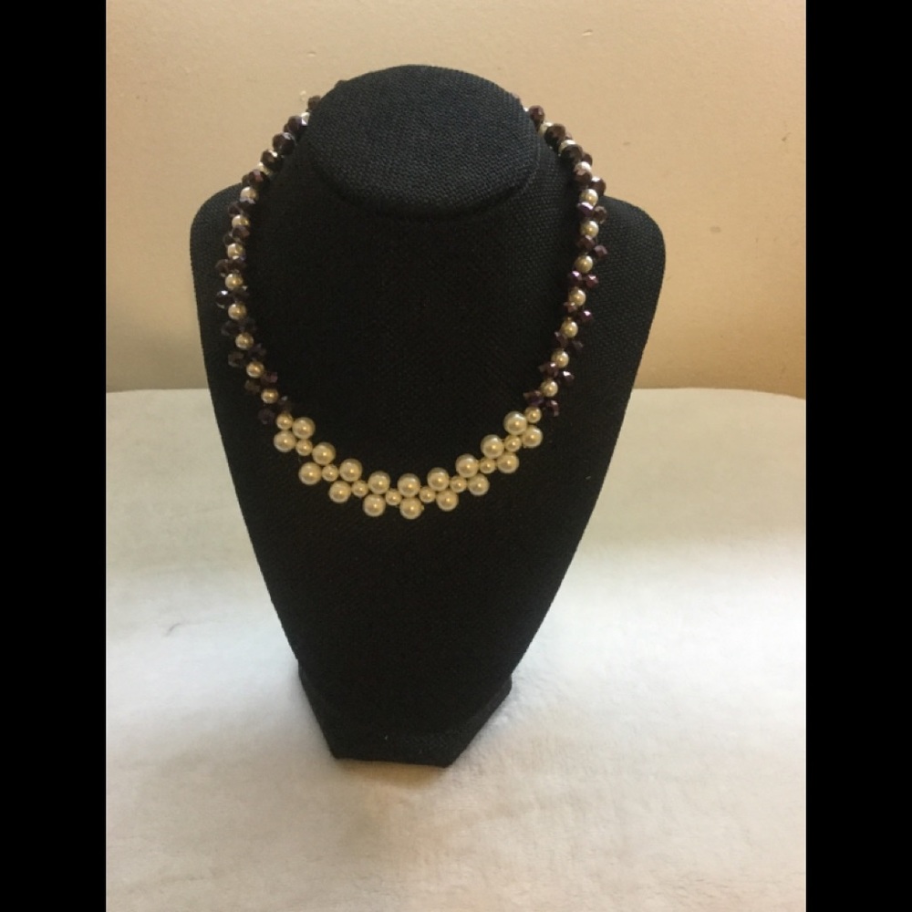 Necklace dark purple and white NWOT